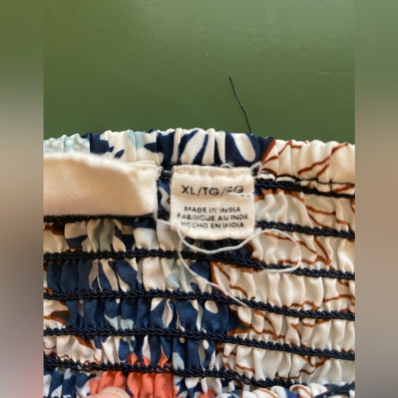 Strapless Roxy Top Size XL - Picture 2 of 2